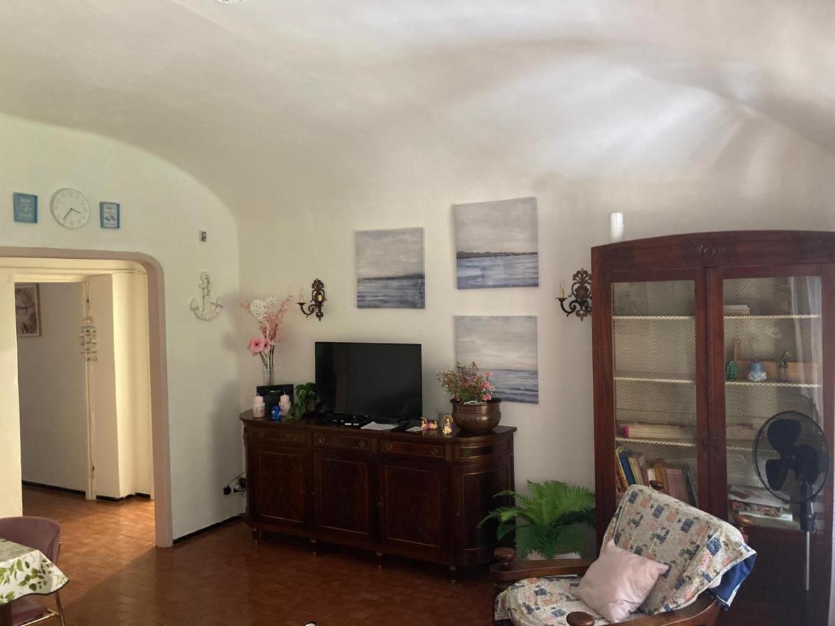 La Terrazza Di Ameglia Alta Apartment Luaran gambar