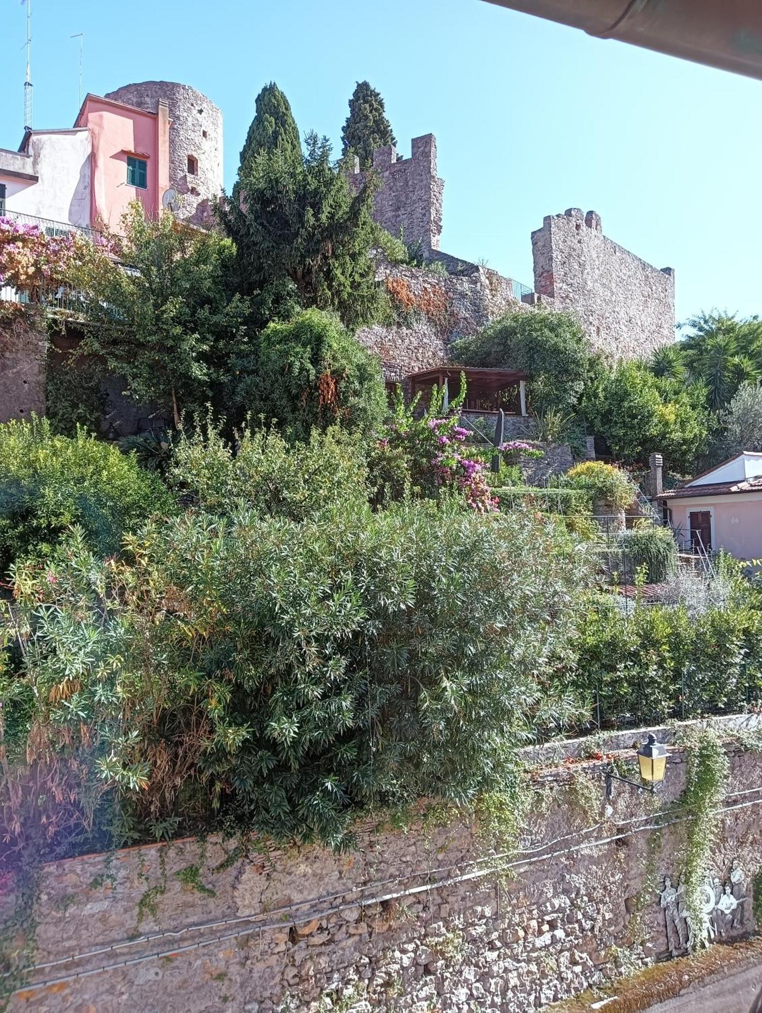 La Terrazza Di Ameglia Alta Apartment Luaran gambar