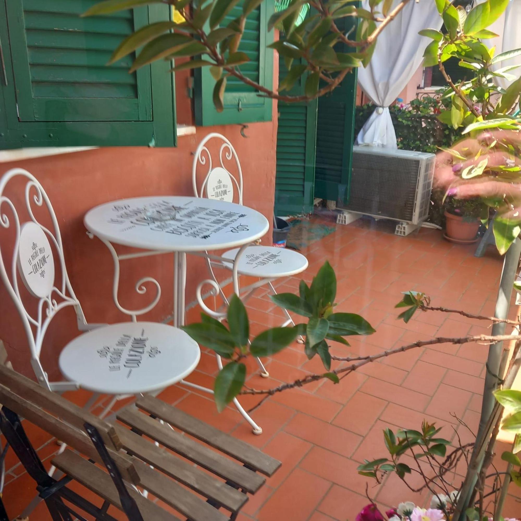 La Terrazza Di Ameglia Alta Apartment Luaran gambar
